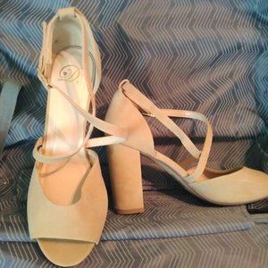 Chunky heel nude shore like new condition